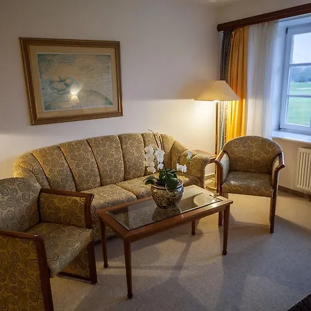 Paolos Landhaus Am Golfpark Hotel